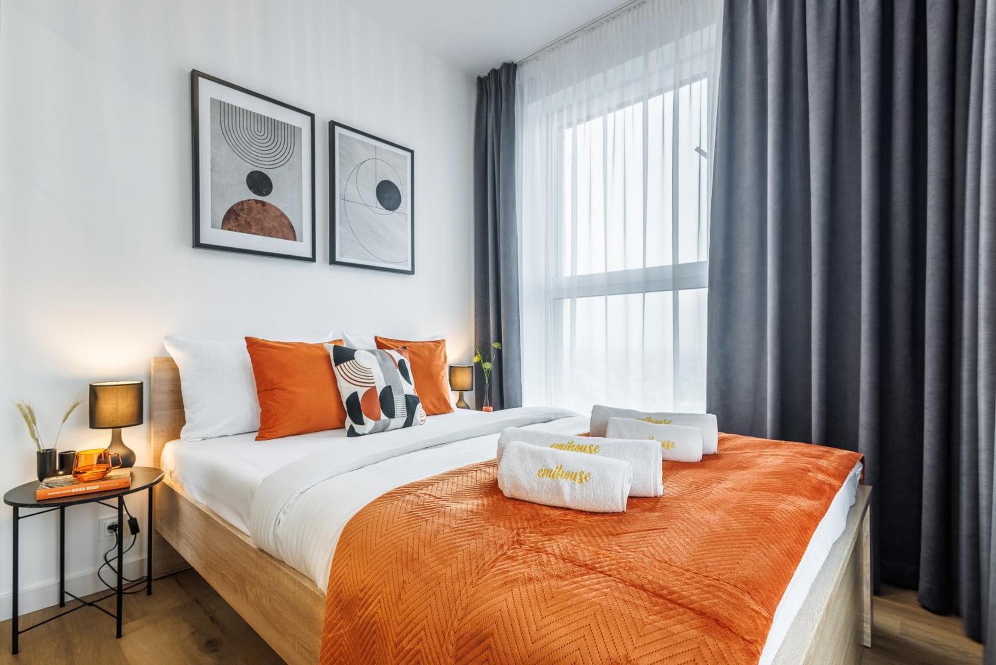 Emihouse Krakovska Apartments เชชูฟ ภายนอก รูปภาพ