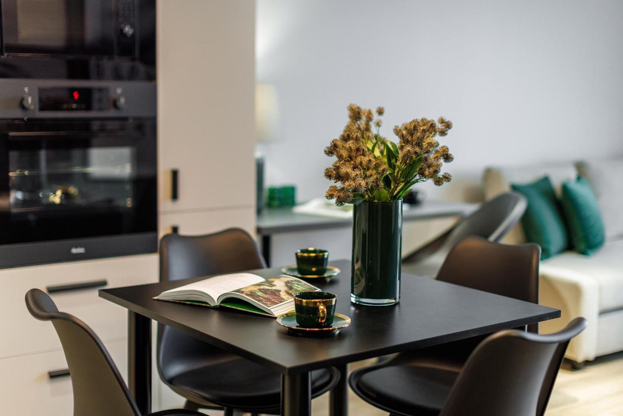 Emihouse Krakovska Apartments เชชูฟ ภายนอก รูปภาพ