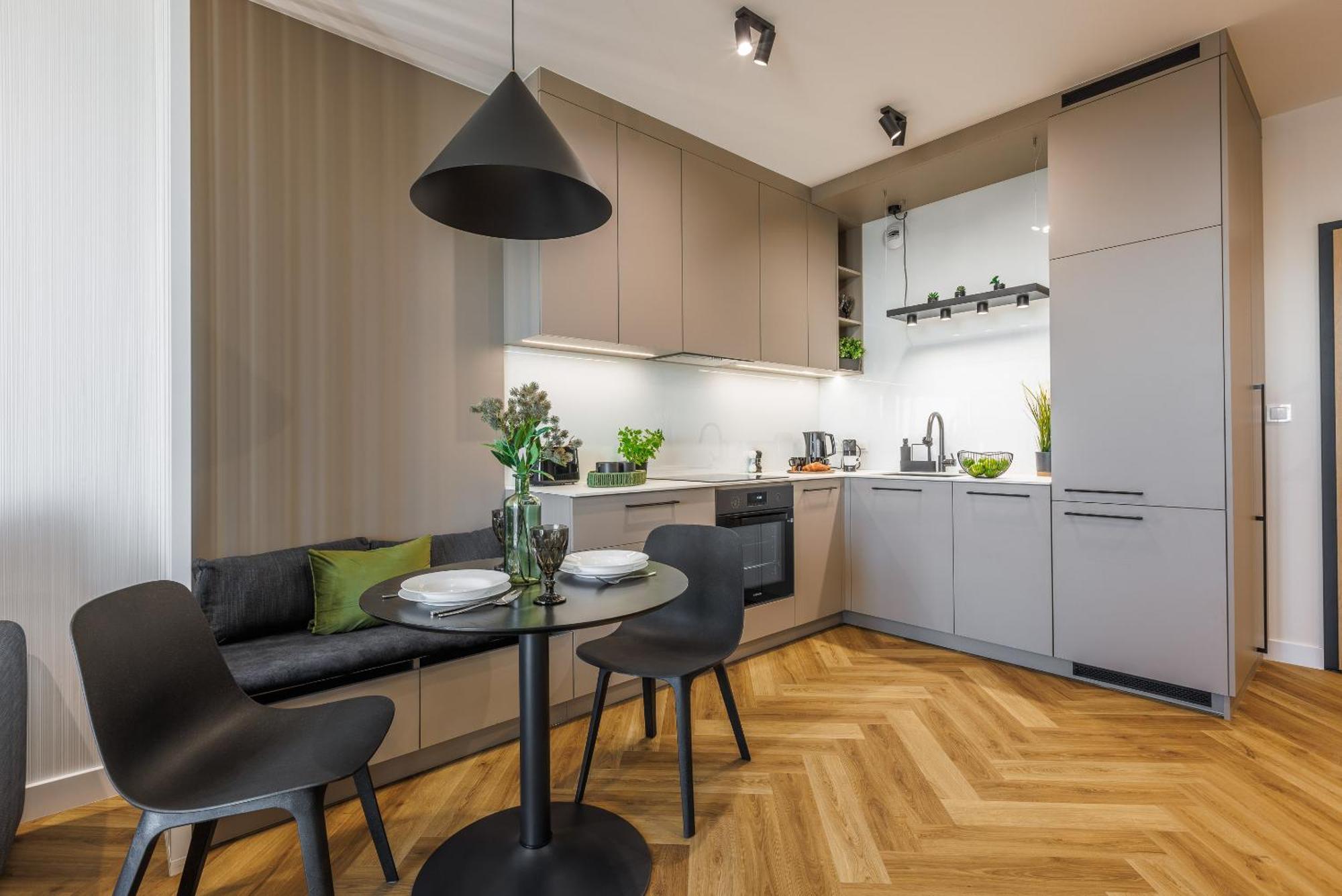 Emihouse Krakovska Apartments เชชูฟ ภายนอก รูปภาพ